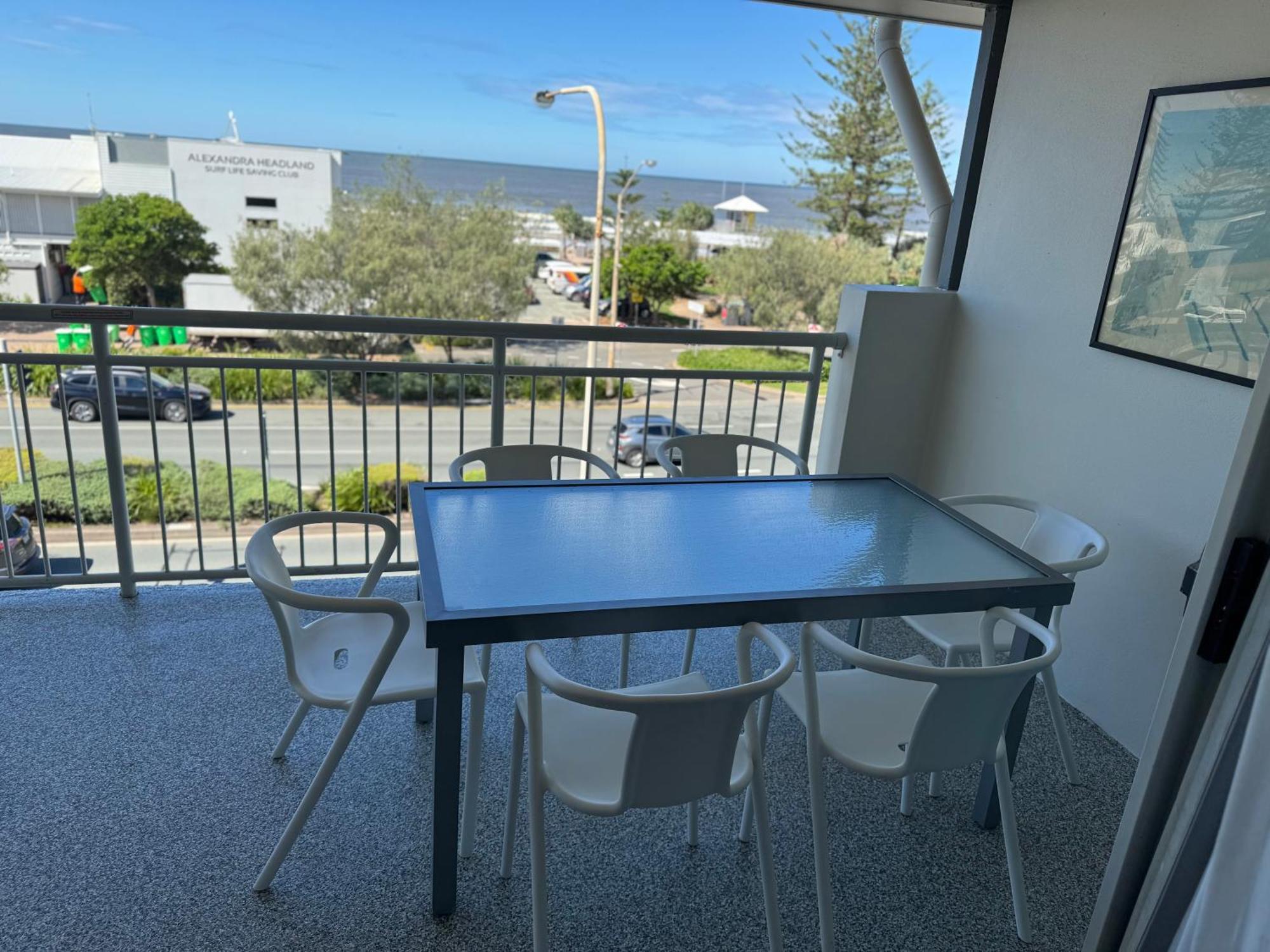Ocean View - Alexandra Headlands Beachfront Unit Exterior foto